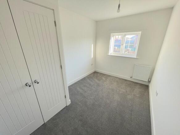 3 bed Semi-Detached to rent Image 9