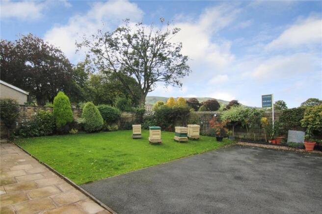 Front Garden/Parking