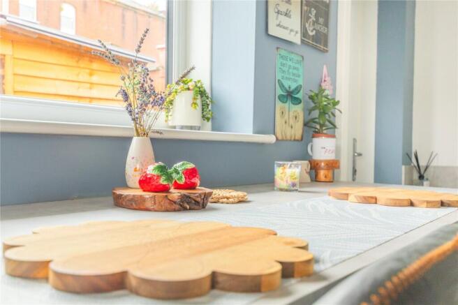 2 bed Bungalow for sale Image 5