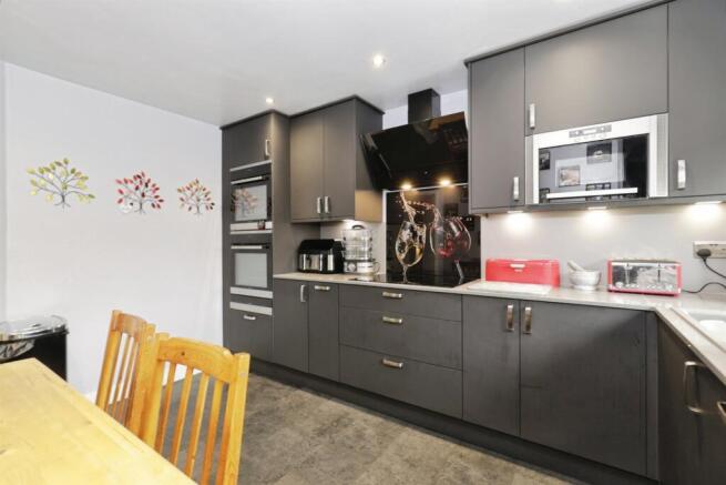 2 bed Detached Bungalow for sale Image 6