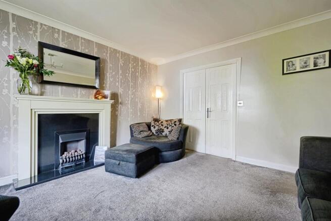 4 bed Semi-Detached for sale Image 7