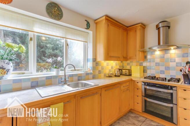 KITCHEN: