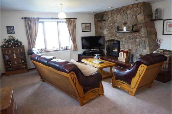 Lounge/Dining Room