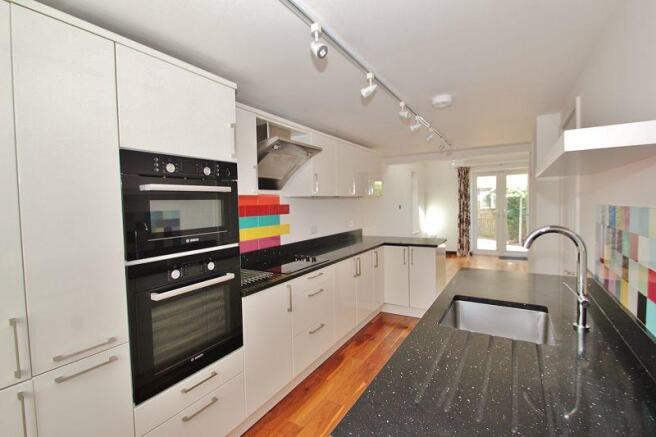 Kitchen/Dining...