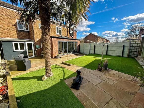 Lincoln Avenue, Saxmundham photo 4