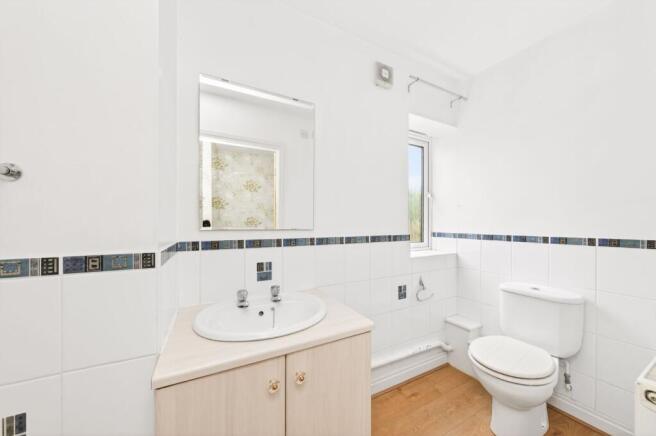 4 bed Detached for sale Image 6