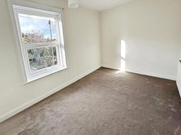 2 bed Terraced to rent Image 8