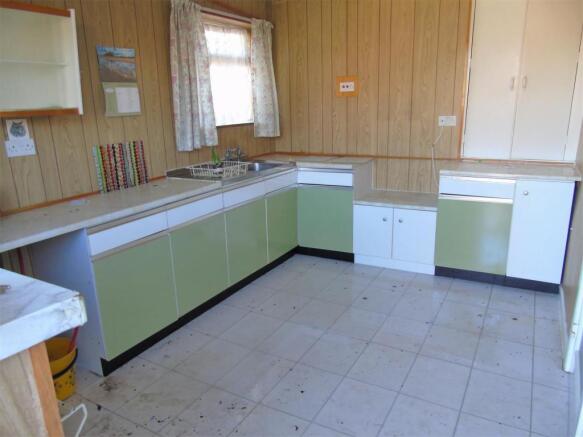 Kitchen1.JPG