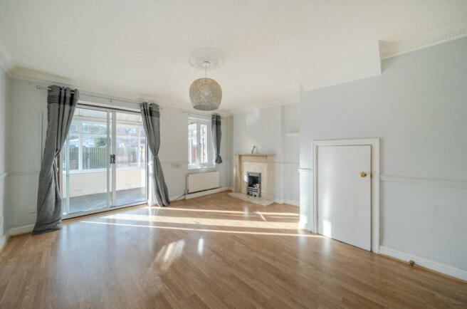 3 bed Semi-Detached for sale Image 9