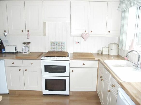 KITCHEN/BREAKS