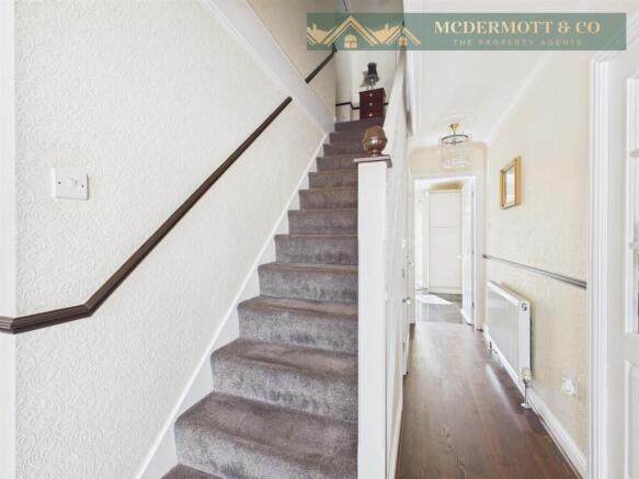 4 bed Detached for sale Image 9