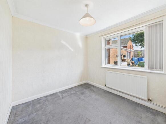 2 bed Semi-Detached Bungalow for sale Image 6