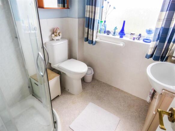 Bathroom.JPG