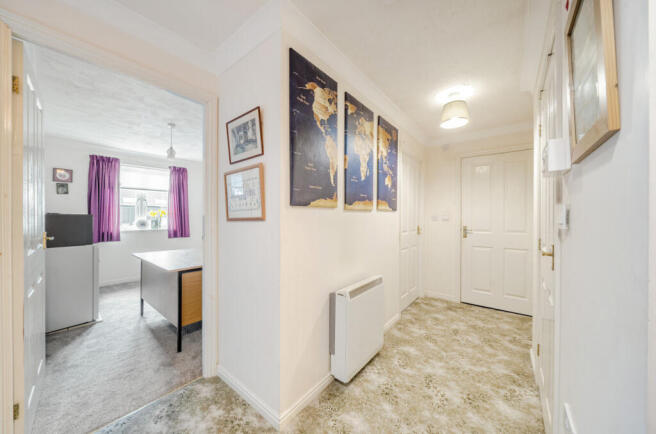 2 bed Flat for sale Image 7