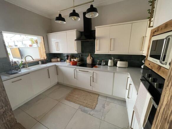 6-kitchen (1)