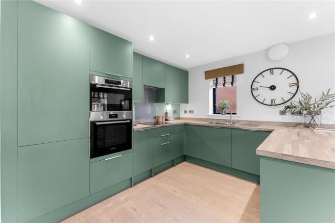 4 bed Detached for sale Image 12
