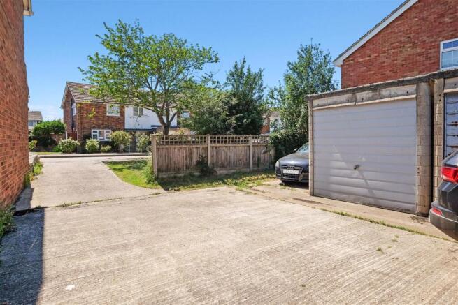 Millstream Close, Whitstable photo 4