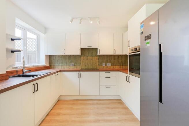 3 bed Semi-Detached for sale Image 6