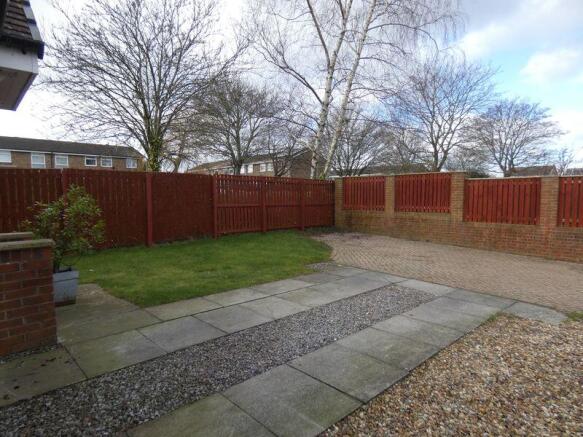Front/Garden/ Drive