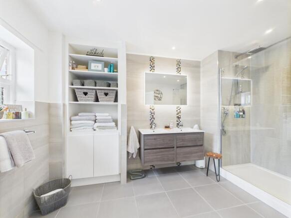 en-suite shower room
