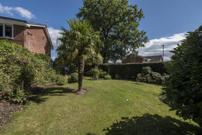 8 Bosley Close-021.JPG