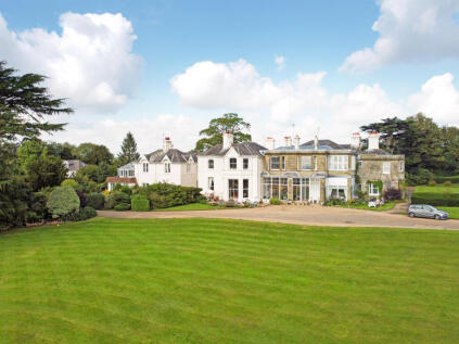 Courtlands, Chilling Street, Sharpthorne, RH19