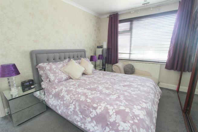 bed 1b.jpg