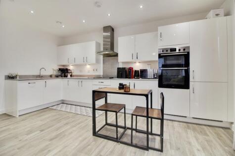 Hilltop Way, Hatfield