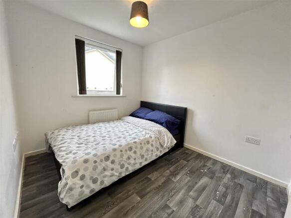 2 bed Apartment for sale Image 4