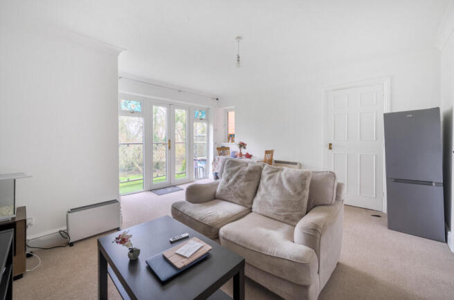 1405126-15-698072...