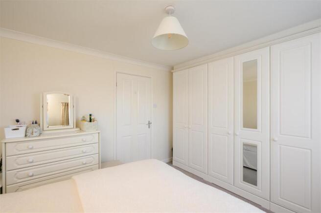 3 bed Semi-Detached for sale Image 8