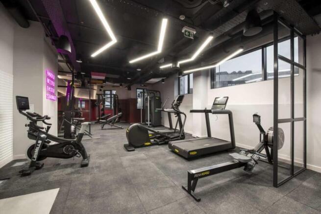 Studio to rent Image 9
