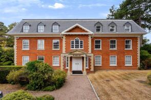 4, Woburn House, Whinshill Court, Sunningdale, Ascot SL5 9RU