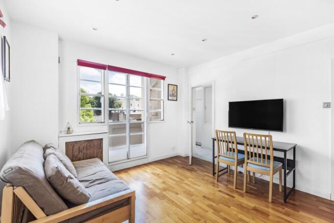 Reception Room/Bedroom
