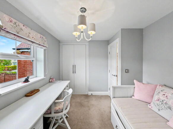 4 bed Detached for sale Image 12