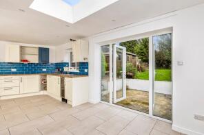 81, Larkfield Way, Brighton BN1 8EG