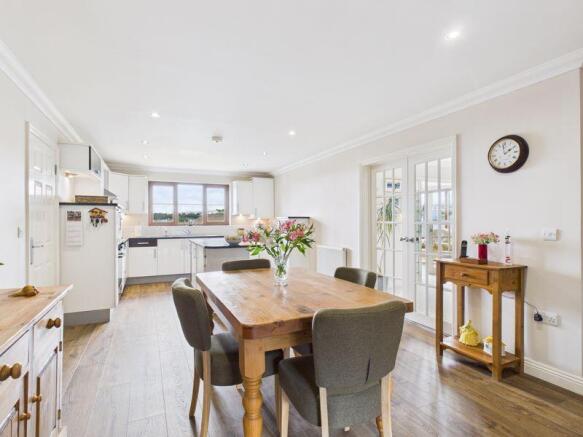 kitchen/dining room