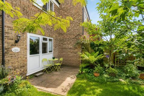 Queens Court Ride, Cobham, Surrey, KT11