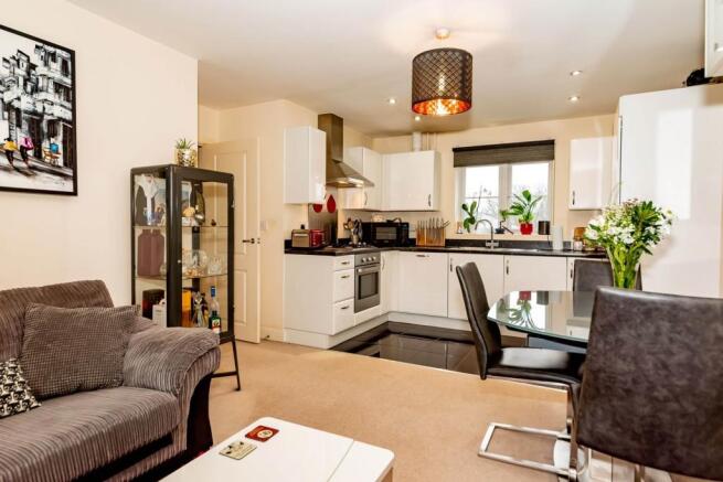 Lounge/Dining Room