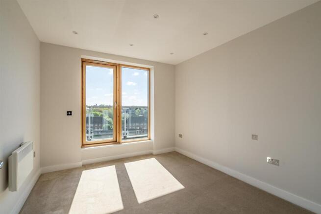 3 bed Apartment for sale Image 12