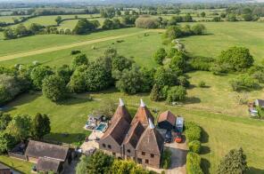 Great Fowle Hall Oast House, Darman Lane, Paddock Wood TN12 6PW
