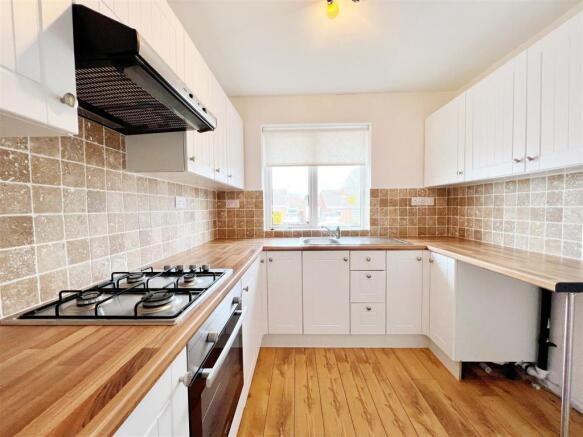 Kitchen 1.jpg