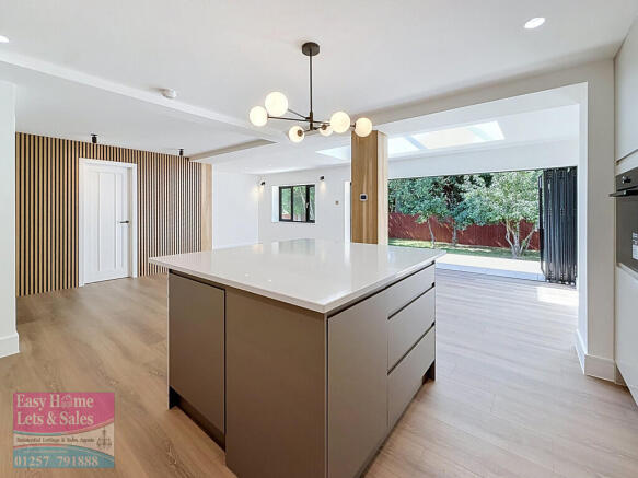 Kitchen/Living Ro...