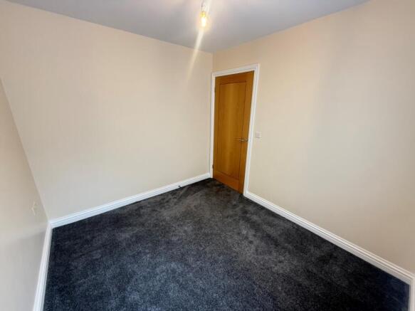 2 bed Apartment to rent Image 9