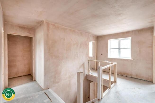 4 bed House for sale Image 7