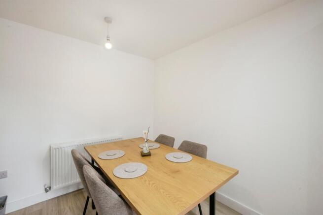3 bed Semi-Detached for sale Image 9