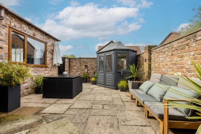 Side Garden With Summer House