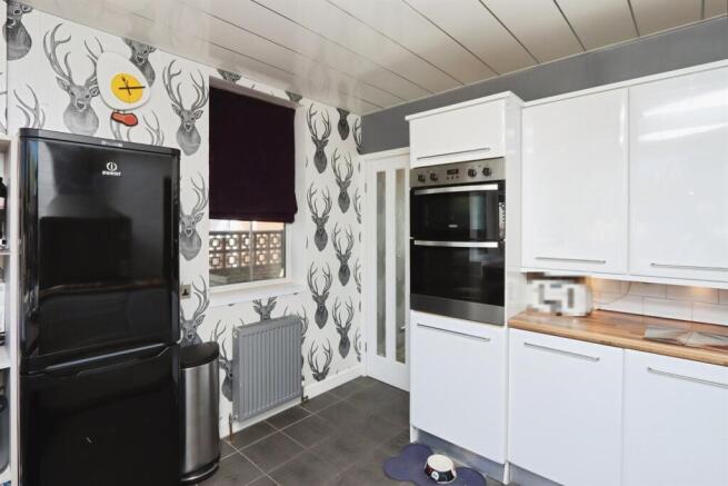 3 bed Semi-Detached for sale Image 9