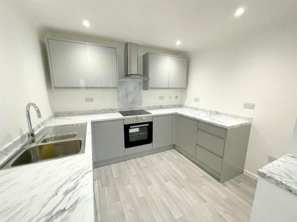 Kitchen a.jpg