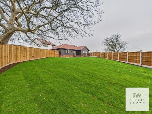 Rookery Hill, Corringham, Essex, SS17 9LB photo 4